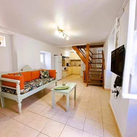 Giasemi Traditional House Poros Town Bagian luar foto